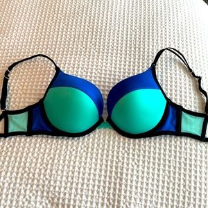 Color Block VS Very Sexy Bra